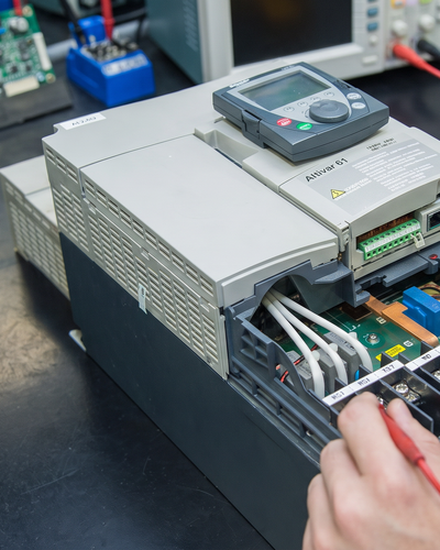 Manutenção de Inversores de Frequência em Goiânia | WEG, Siemens e Danfoss